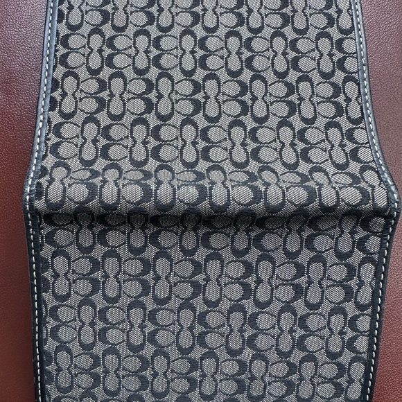 Passport holder - Picture 2 of 3